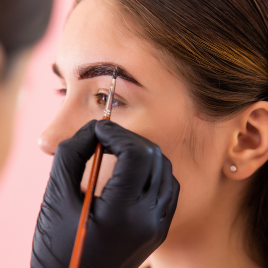 Sombreado Temporal de Cejas (Henna o Tinte)